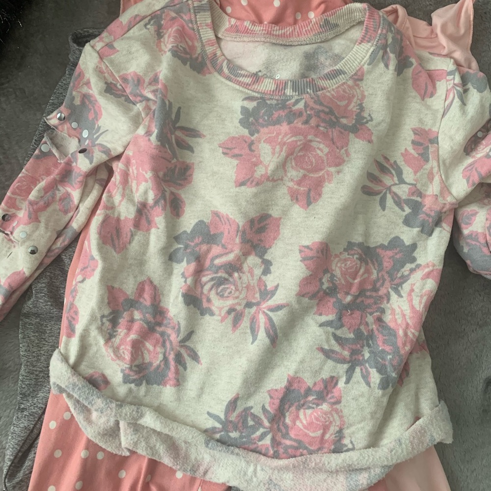 Sweater arm cut outs super cute
